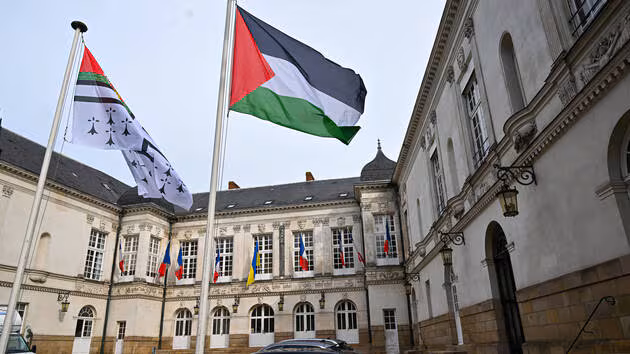 drapeau palestinien sur les mairies francaises le 22 septembre un geste symbolique et controverse